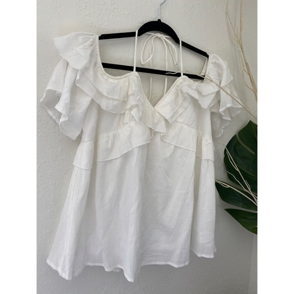 Adorable off the shoulders ruffled halter - Picture 5 of 8